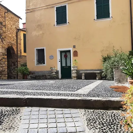 La Casetta Di Dora בית נופש Chiusanico